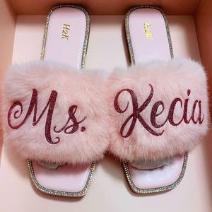 Personalised Pink Bride Pearl Bling Fur Slides Perfect Gift for Bridesmaids